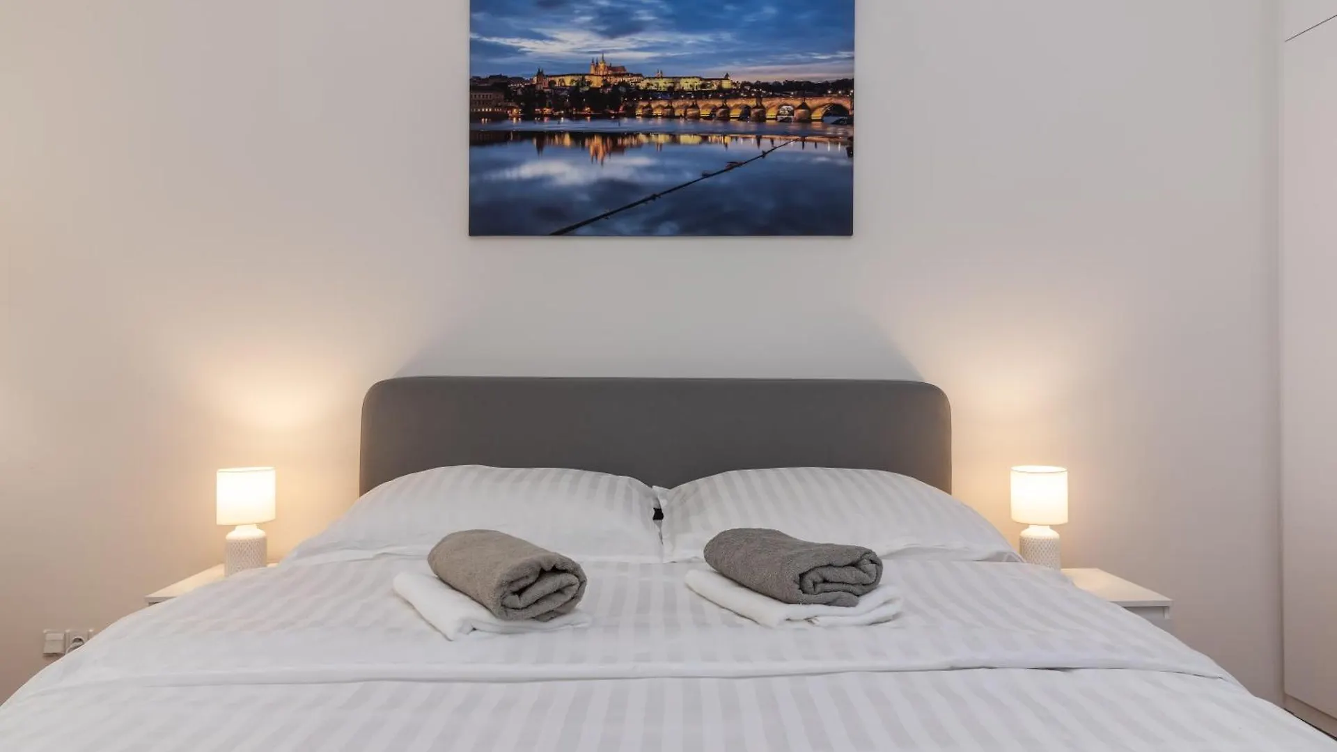 The Best Location In Prague, Charles Bridge & Old Town Square 0*, براغ
